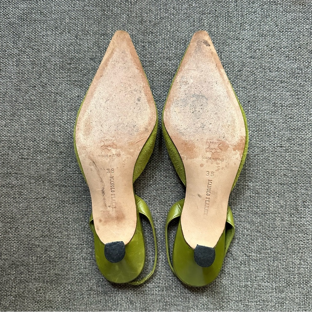 Manolo Blahnik Lime Green Suede Pointed Slingback Heels - Picture 5 of 6